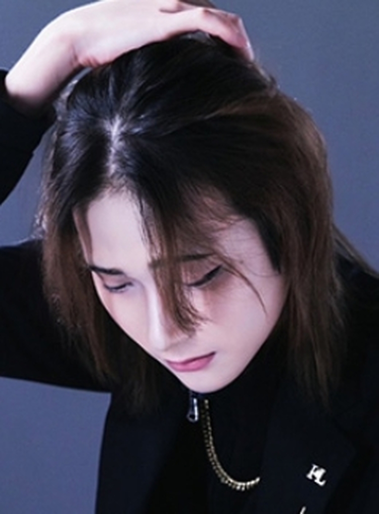 朱華