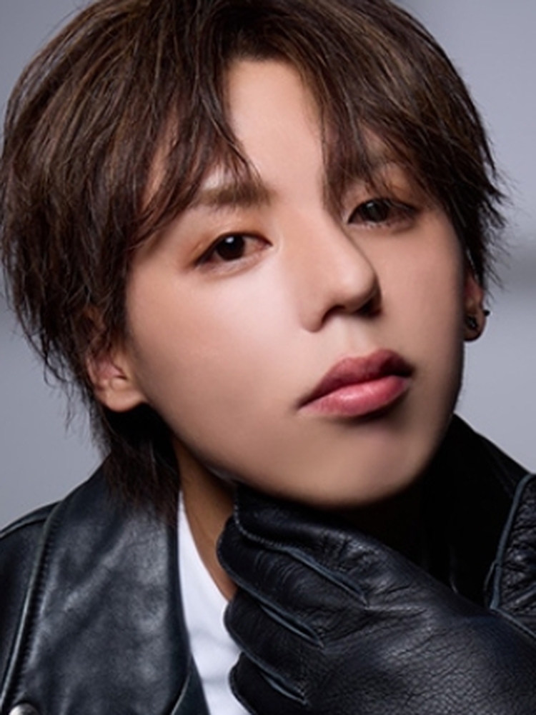 YOSHIKI