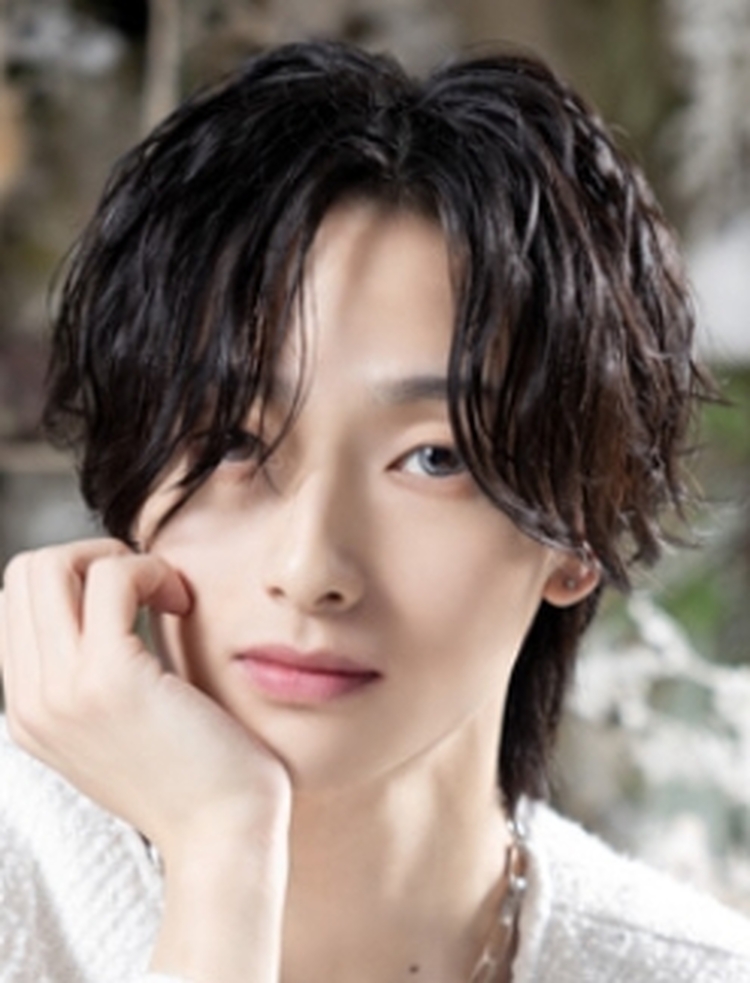 李