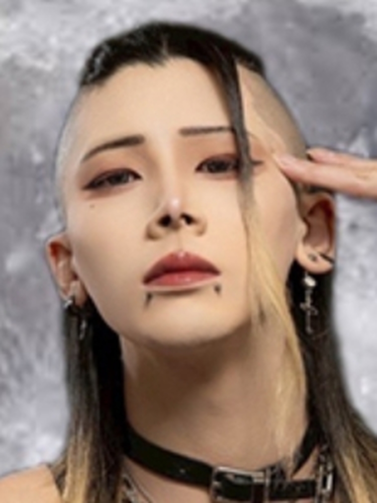 黒月ウタ